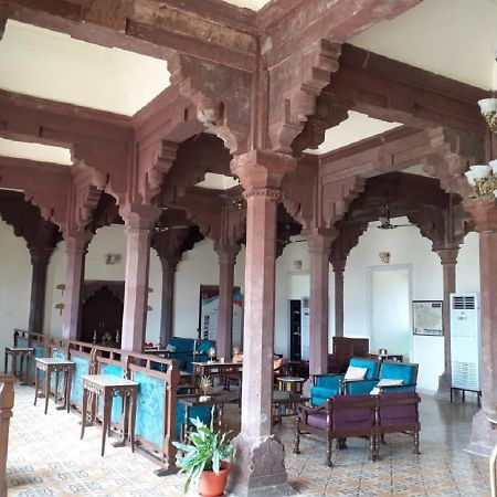 Mpt Sheesh Mahal, Orchha Hotel Buitenkant foto