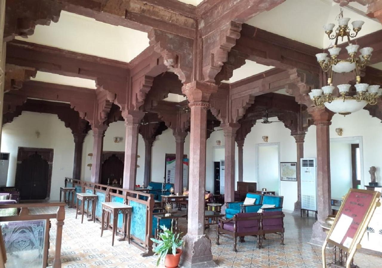 Mpt Sheesh Mahal, Orchha Hotel Buitenkant foto