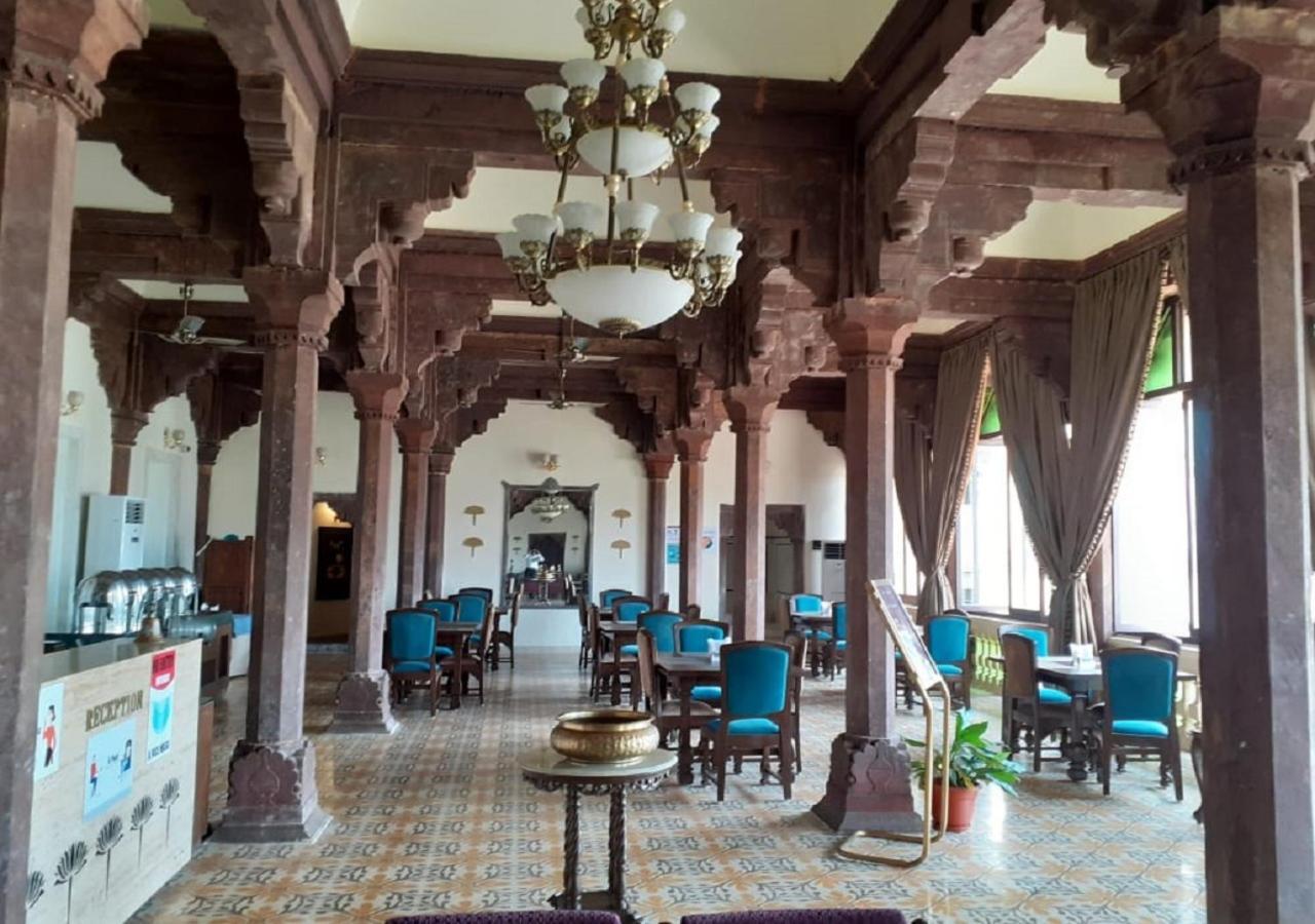 Mpt Sheesh Mahal, Orchha Hotel Buitenkant foto