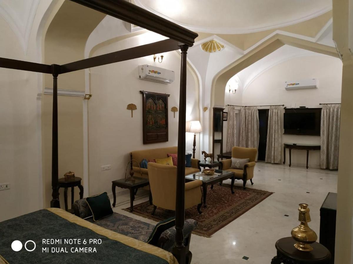 Mpt Sheesh Mahal, Orchha Hotel Buitenkant foto