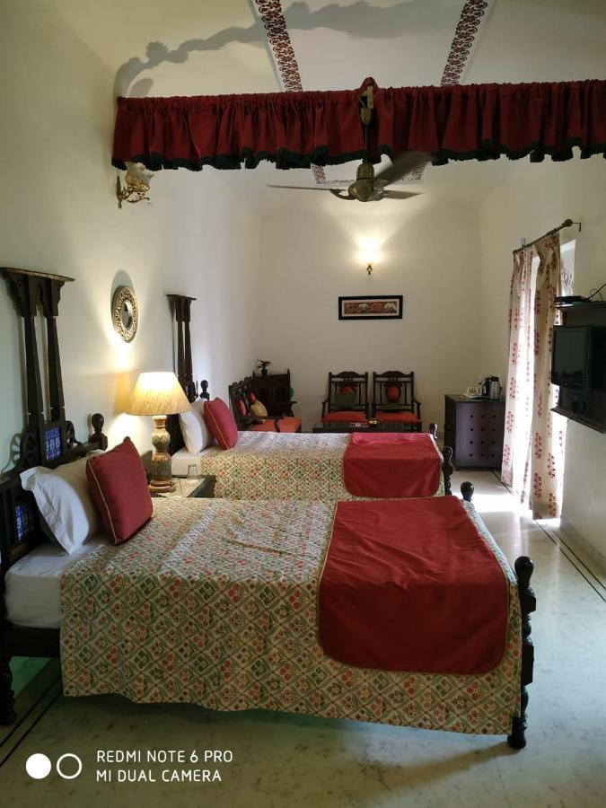 Mpt Sheesh Mahal, Orchha Hotel Buitenkant foto