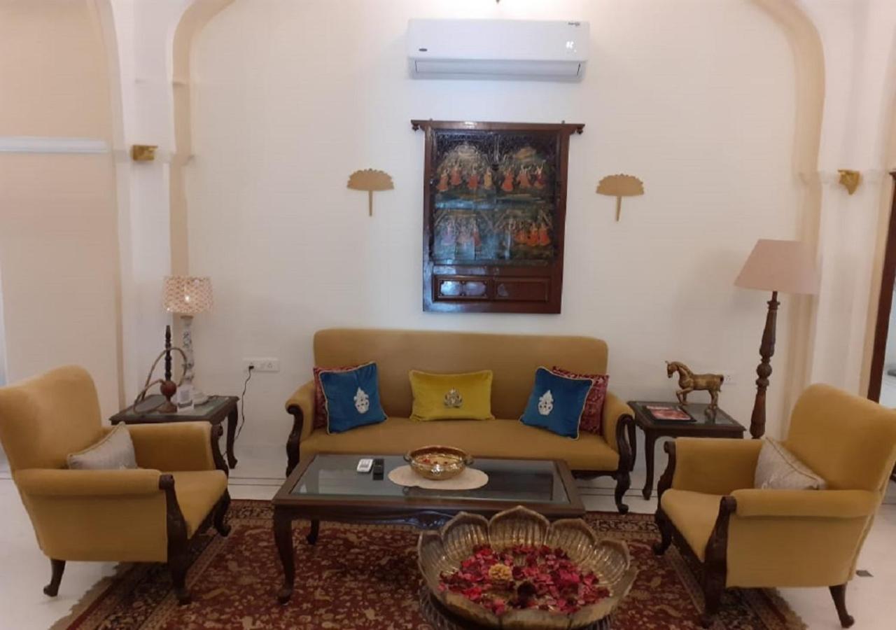 Mpt Sheesh Mahal, Orchha Hotel Buitenkant foto