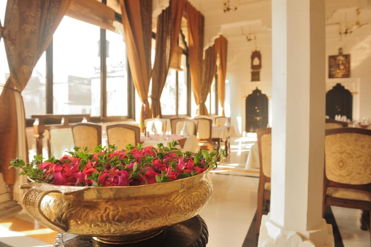 Mpt Sheesh Mahal, Orchha Hotel Buitenkant foto
