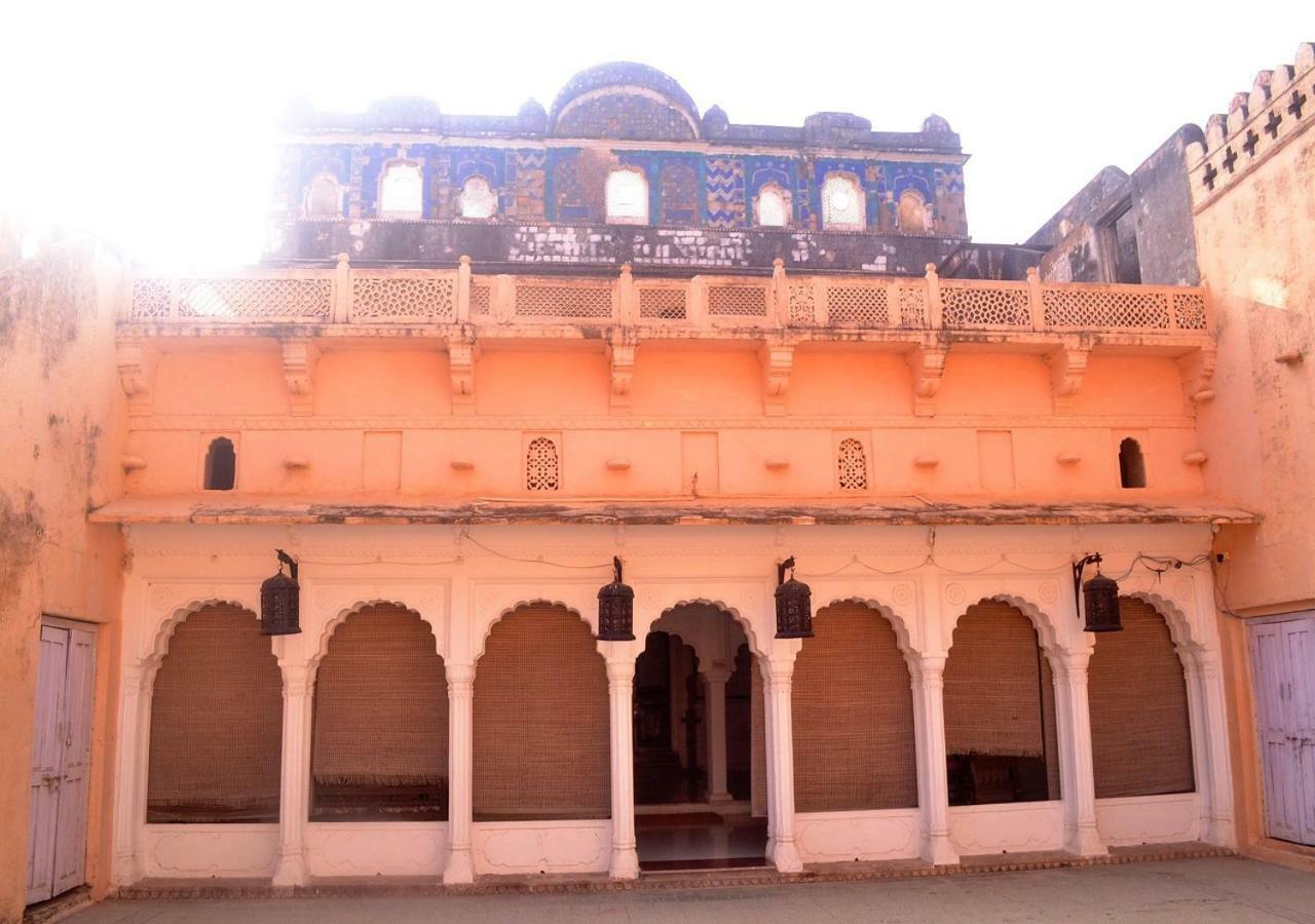Mpt Sheesh Mahal, Orchha Hotel Buitenkant foto